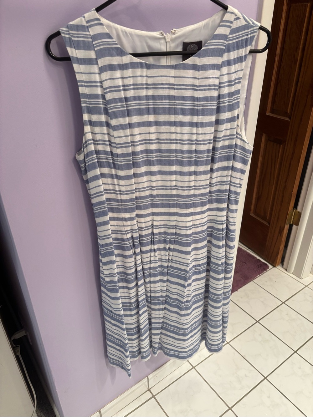 Vince Camuto Women’s Blue and White stripped sleeveless dress 10